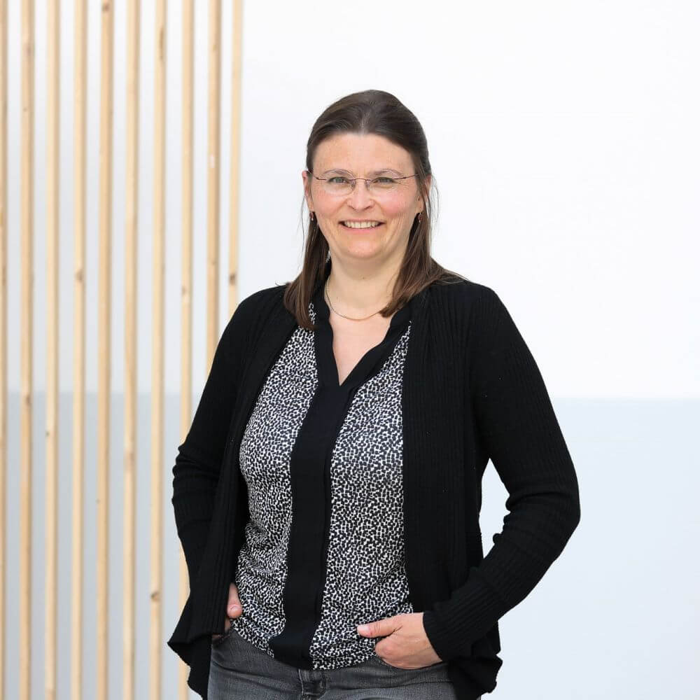 Lena_klein-1-1000x1000